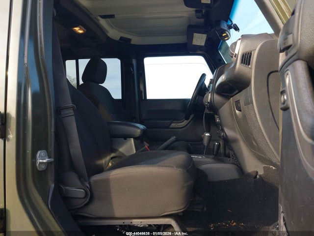 2016 JEEP WRANGLER UNLIMITED 1C4BJWDG6GL125125 Photo 4