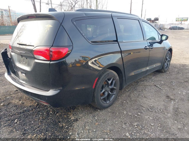 Продаж на аукціоні авто 2018 Chrysler Pacifica Touring L, vin: 2C4RC1BG0JR274319, номер лоту: 44046656