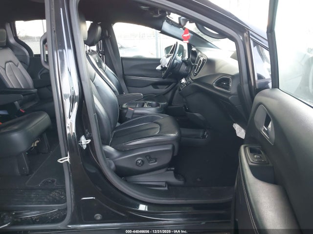 Продаж на аукціоні авто 2018 Chrysler Pacifica Touring L, vin: 2C4RC1BG0JR274319, номер лоту: 44046656