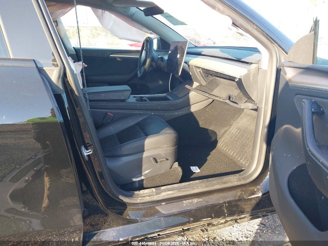 2024 TESLA MODEL Y 7SAYGDEE2RA214710 Photo 4