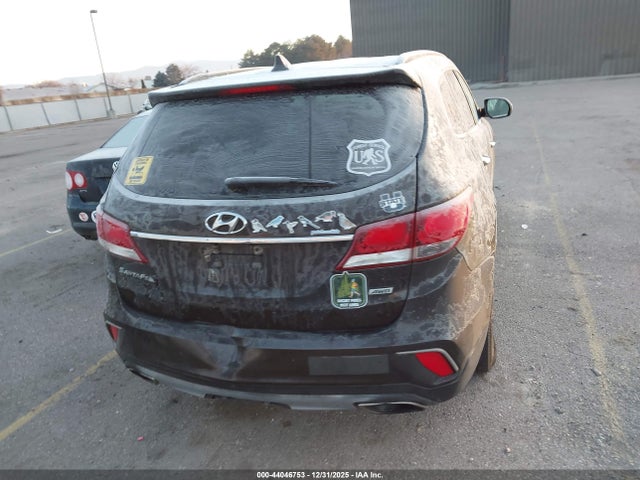 KM8SMDHF8HU181412 Hyundai Santa Fe Se