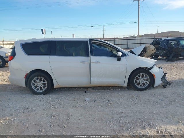 Продаж на аукціоні авто 2018 Chrysler Pacifica Lx, vin: 2C4RC1CG2JR113176, номер лоту: 44046763