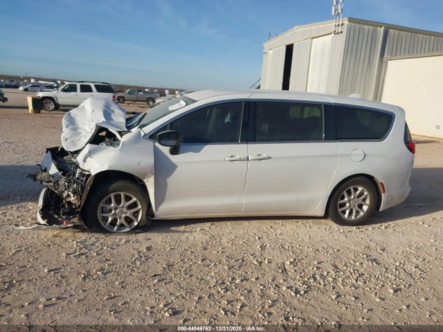Продаж на аукціоні авто 2018 Chrysler Pacifica Lx, vin: 2C4RC1CG2JR113176, номер лоту: 44046763
