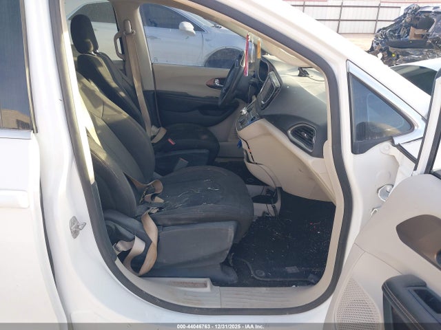 Продаж на аукціоні авто 2018 Chrysler Pacifica Lx, vin: 2C4RC1CG2JR113176, номер лоту: 44046763