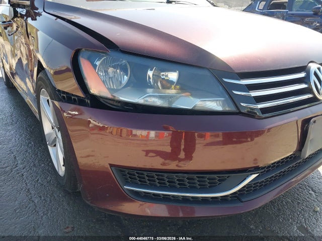 44046775 :رقم المزاد ، 1VWBH7A34CC087484 vin ، 2012 Volkswagen Passat 2.5l Se مزاد بيع