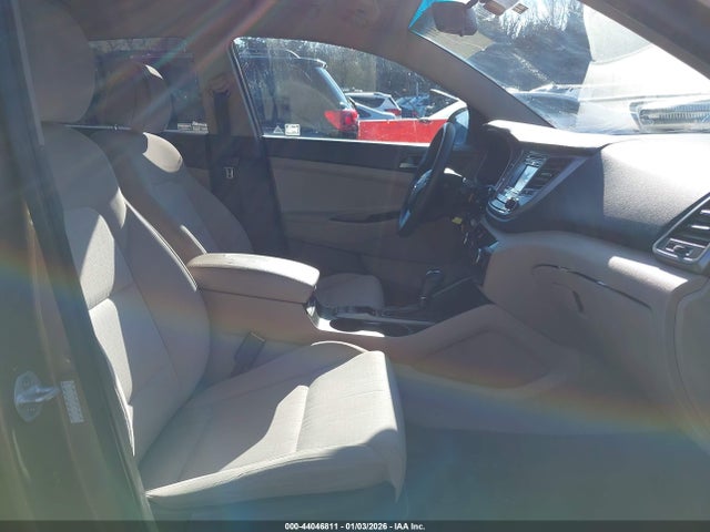 2016 Hyundai Tucson Se მანქანა იყიდება აუქციონზე, vin: KM8J23A40GU091271, აუქციონის ნომერი: 44046811