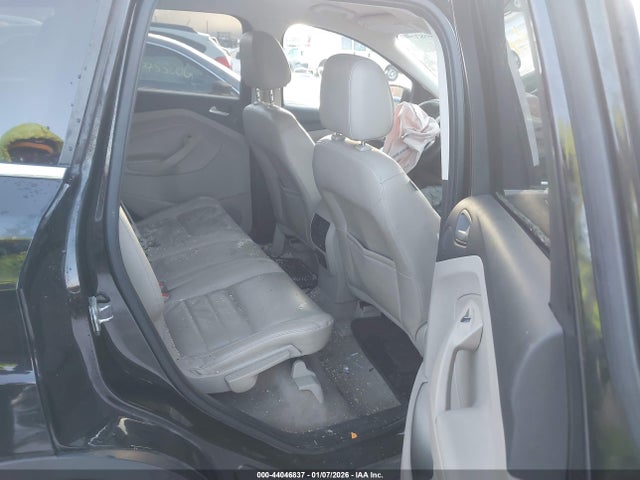 1FMCU9JX3GUB09052 Ford Escape Titanium