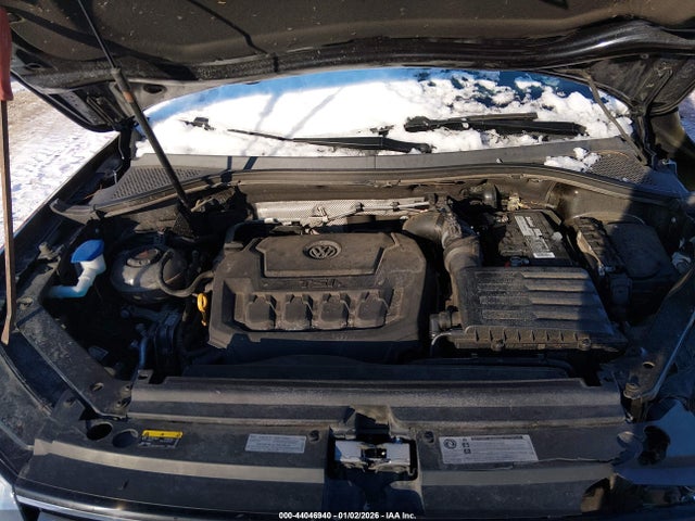2018 Volkswagen Tiguan 2.0t Se/2.0t Sel მანქანა იყიდება აუქციონზე, vin: 3VV3B7AX4JM205283, აუქციონის ნომერი: 44046940