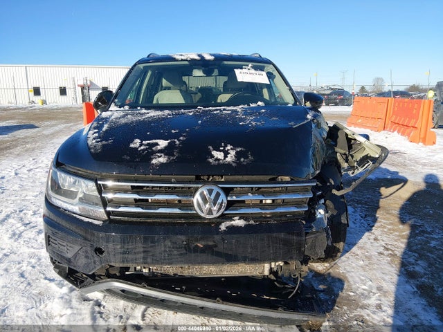 2018 Volkswagen Tiguan 2.0t Se/2.0t Sel მანქანა იყიდება აუქციონზე, vin: 3VV3B7AX4JM205283, აუქციონის ნომერი: 44046940