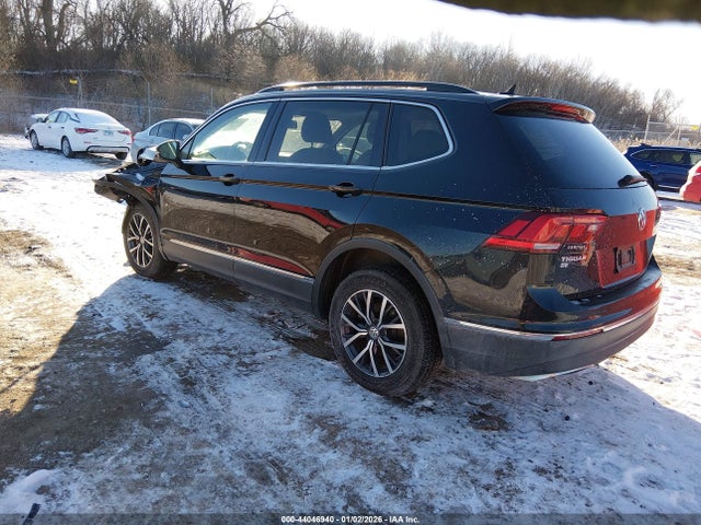 2018 Volkswagen Tiguan 2.0t Se/2.0t Sel მანქანა იყიდება აუქციონზე, vin: 3VV3B7AX4JM205283, აუქციონის ნომერი: 44046940