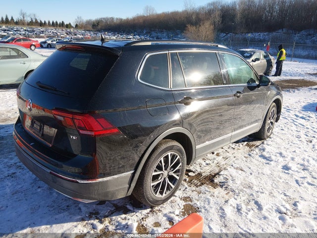 2018 Volkswagen Tiguan 2.0t Se/2.0t Sel მანქანა იყიდება აუქციონზე, vin: 3VV3B7AX4JM205283, აუქციონის ნომერი: 44046940