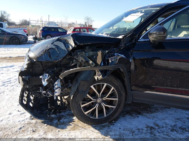 2018 Volkswagen Tiguan 2.0t Se/2.0t Sel მანქანა იყიდება აუქციონზე, vin: 3VV3B7AX4JM205283, აუქციონის ნომერი: 44046940