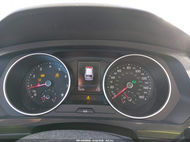 2018 Volkswagen Tiguan 2.0t Se/2.0t Sel მანქანა იყიდება აუქციონზე, vin: 3VV3B7AX4JM205283, აუქციონის ნომერი: 44046940