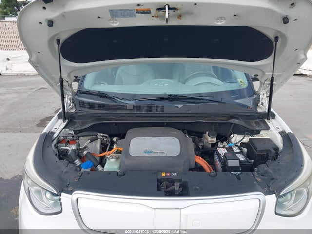 KIA Soul Ev + 2016 KNDJX3AE2G7007593 Image 10
