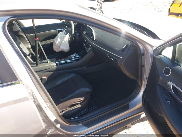 2023 HYUNDAI SONATA HYBRID KMHL24JJ1PA078082 Photo 4