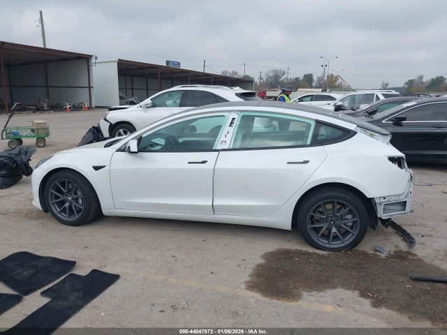 44047072 :رقم المزاد ، 5YJ3E1EA3MF048329 vin ، 2021 Tesla Model 3 Standard Range Plus Rear-wheel Drive مزاد بيع