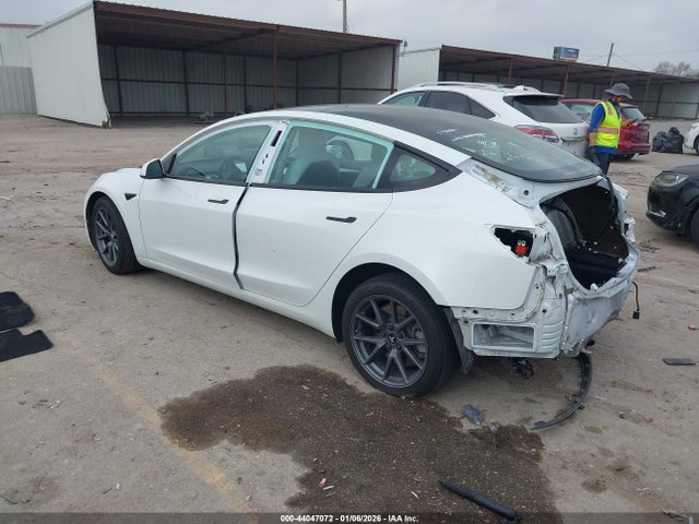 44047072 :رقم المزاد ، 5YJ3E1EA3MF048329 vin ، 2021 Tesla Model 3 Standard Range Plus Rear-wheel Drive مزاد بيع