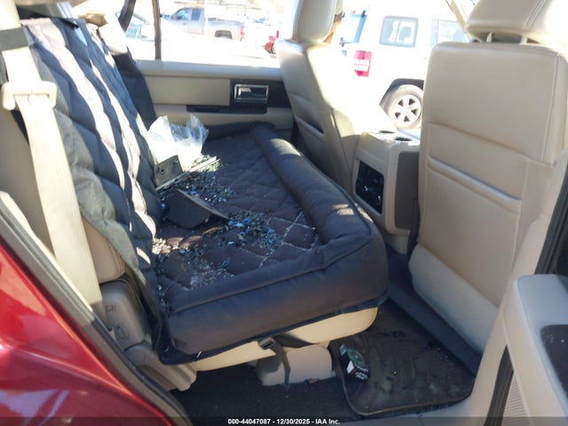 5LMJJ2JT3GEL06086 Lincoln Navigator Select