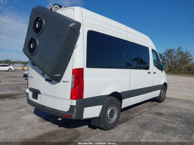 2024 MERCEDES-BENZ SPRINTER 2500 W1Z4KFHY3RP715939 Photo 3