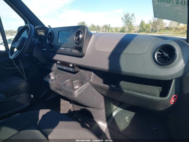2024 MERCEDES-BENZ SPRINTER 2500 W1Z4KFHY3RP715939 Photo 4