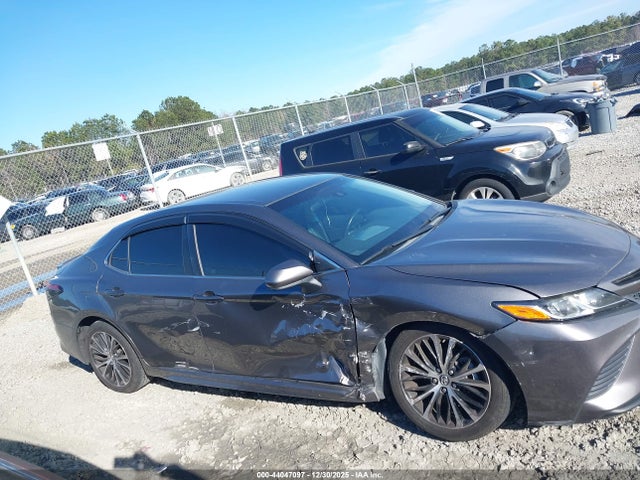 4T1B11HK3JU663313 Toyota CAMRY SE