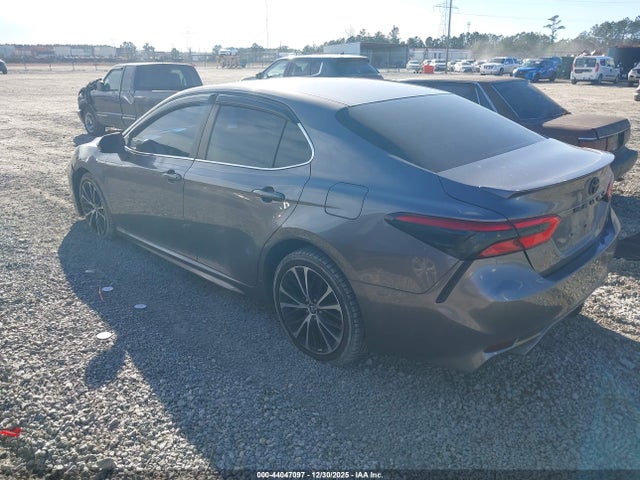 4T1B11HK3JU663313 Toyota CAMRY SE