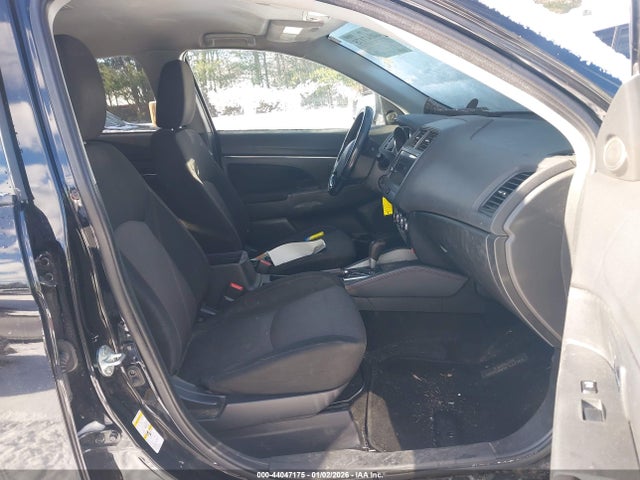 2019 MITSUBISHI OUTLANDER SPORT JA4AR3AU2KU024674 Photo 4