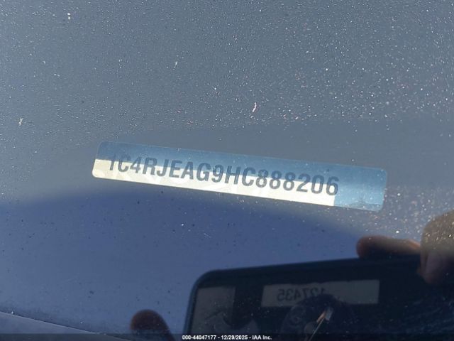 2017 JEEP GRAND CHEROKEE 1C4RJEAG9HC888206 Photo 8