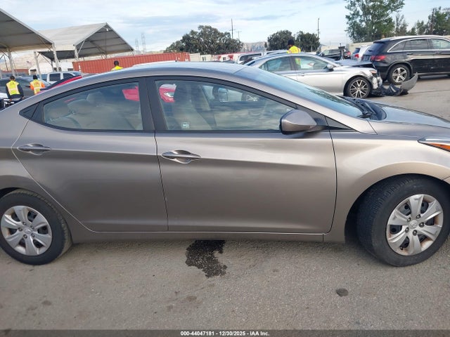 5NPDH4AE9GH789483 Hyundai ELANTRA SE