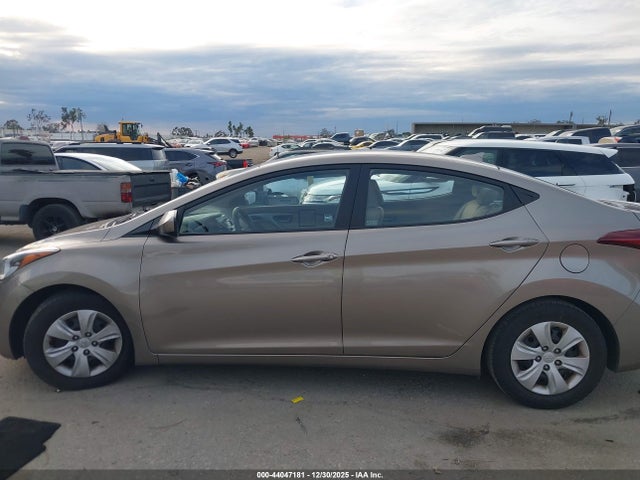 5NPDH4AE9GH789483 Hyundai ELANTRA SE