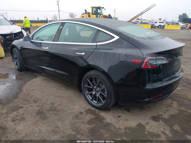 2018 TESLA MODEL 3 5YJ3E1EA4JF101499 Photo 2