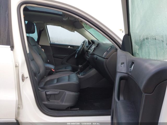 2012 VOLKSWAGEN TIGUAN WVGBV7AX8CW539669 Photo 4