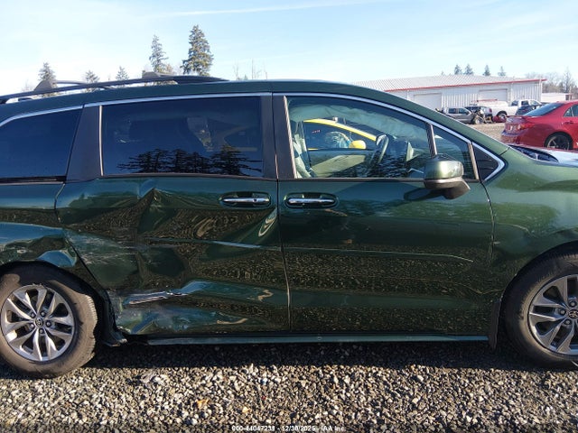 5TDJSKFC7RS111800 Toyota SIENNA XLE