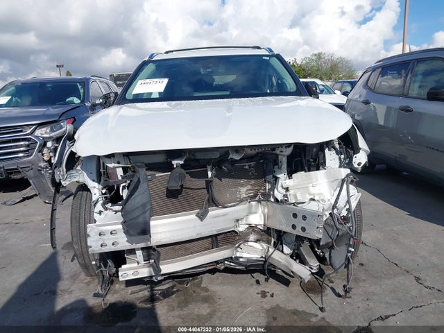 Toyota Highlander Platinum 2022 5TDFZRAH8NS095582 Image 13