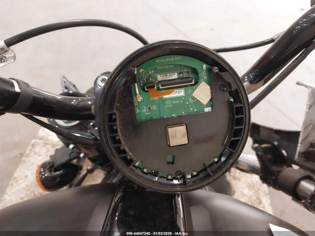 INDIAN MOTORCYCLE CO. Scout Bobber Limited +tech 2025 56KSBF768S3026051 Image 7