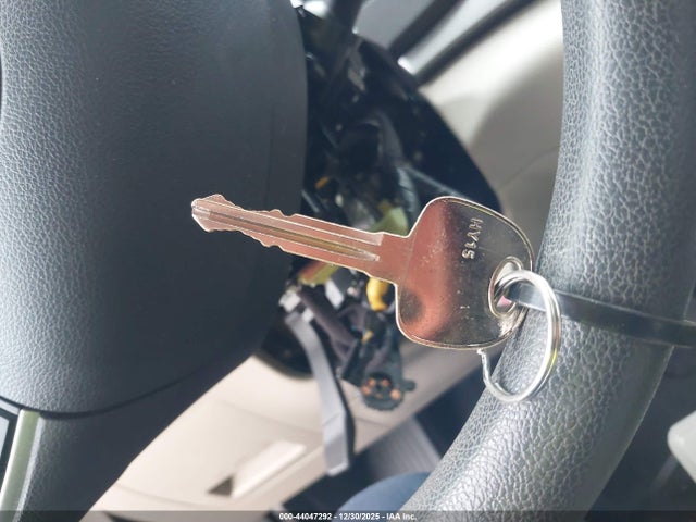 5NPD74LF3JH298763 Hyundai ELANTRA SE