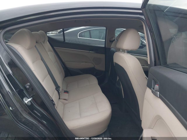 5NPD74LF3JH298763 Hyundai ELANTRA SE