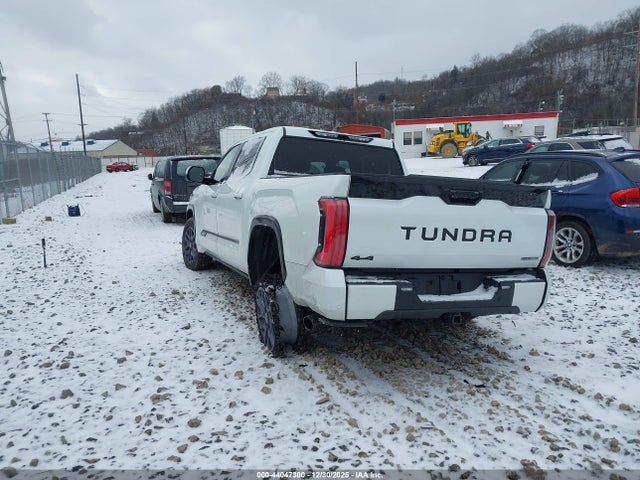 2025 TOYOTA TUNDRA HYBRID 5TFNC5DB6SX104539 Photo 2