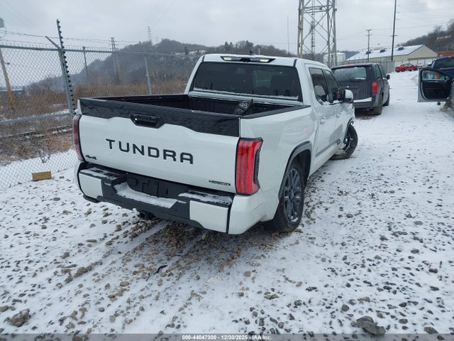 2025 TOYOTA TUNDRA HYBRID 5TFNC5DB6SX104539 Photo 3