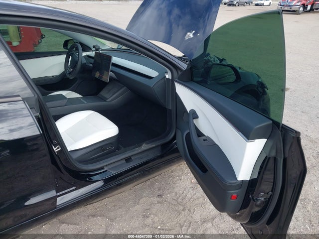 2024 TESLA MODEL 3 5YJ3E1EB3RF793680 Photo 4