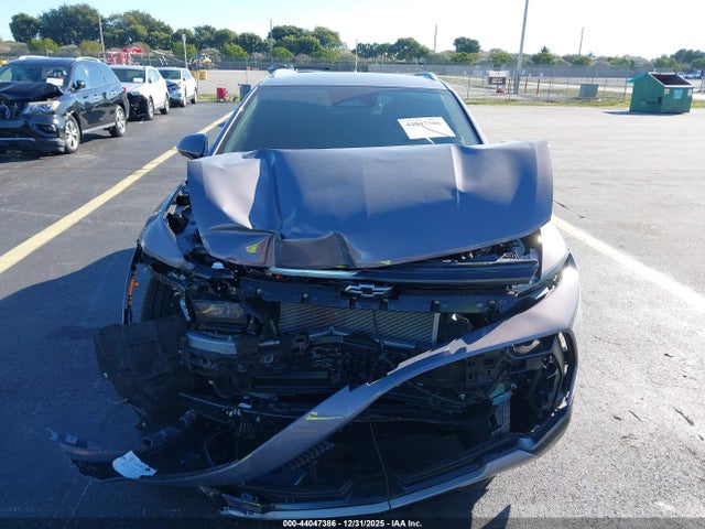 3GN7DNRP8SS236379 Chevrolet Equinox Ev Lt 2