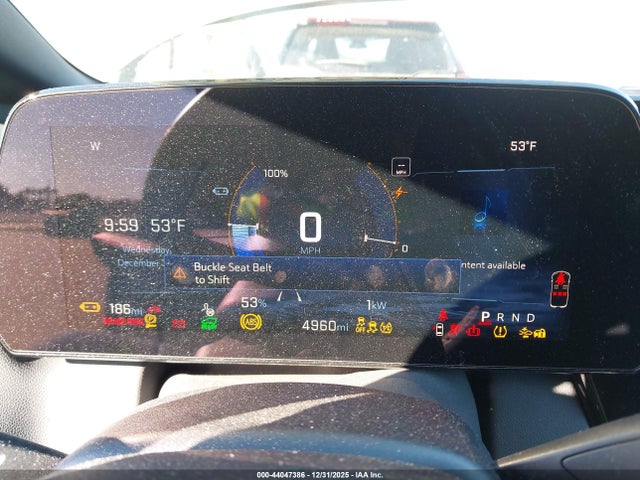 3GN7DNRP8SS236379 Chevrolet Equinox Ev Lt 2