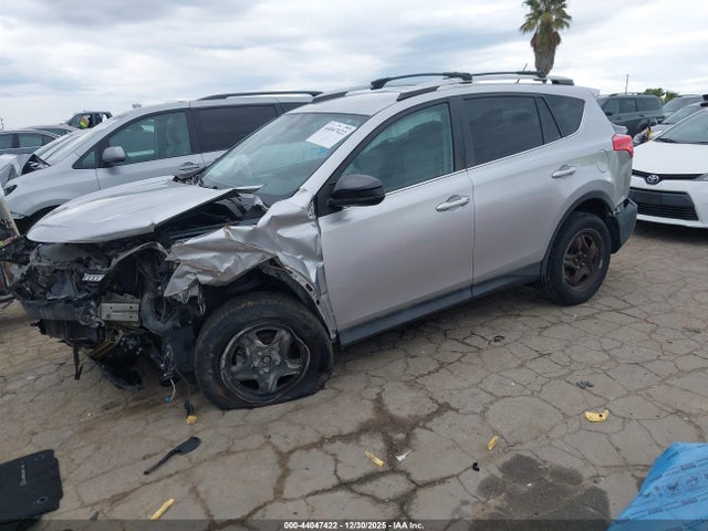 Toyota RAV4 LE 2015 2T3ZFREV2FW231033 Image 2