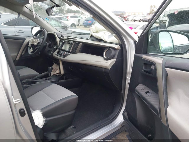 Toyota RAV4 LE 2015 2T3ZFREV2FW231033 Image 5
