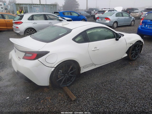 Toyota Gr86 Premium 2023 JF1ZNBE17P9753932 Image 4