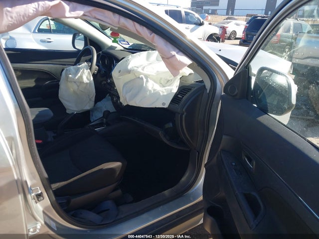 2020 MITSUBISHI OUTLANDER SPORT JA4AP3AU1LU004956 Photo 4