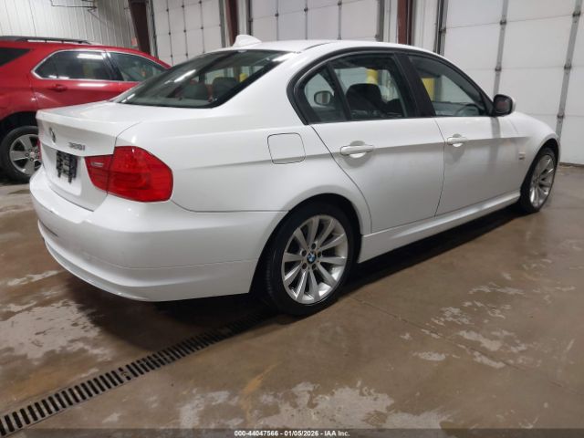 2011 BMW 328I WBAPK7C51BA820932 Photo 3
