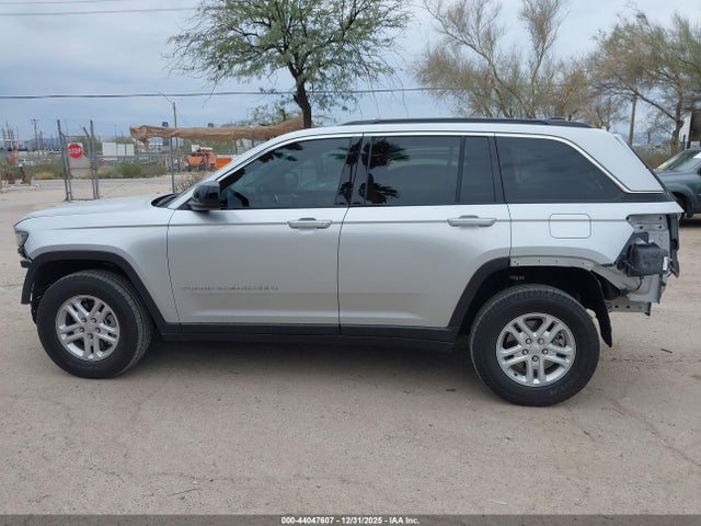 1C4RJGAG0SC267231 Jeep Grand Cherokee Laredo 4x2