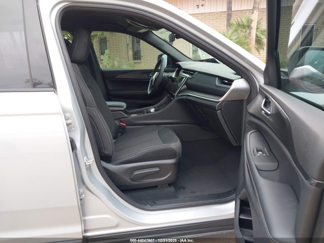 1C4RJGAG0SC267231 Jeep Grand Cherokee Laredo 4x2