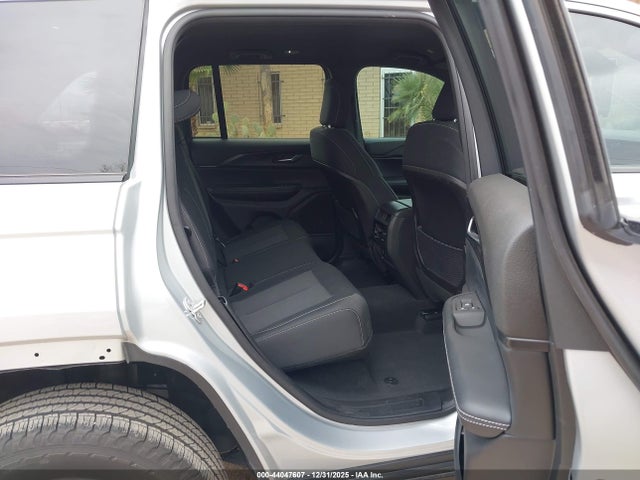 1C4RJGAG0SC267231 Jeep Grand Cherokee Laredo 4x2